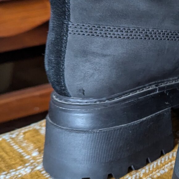 Black Timberland Platform Boots, size 7 - Picture 4 of 13